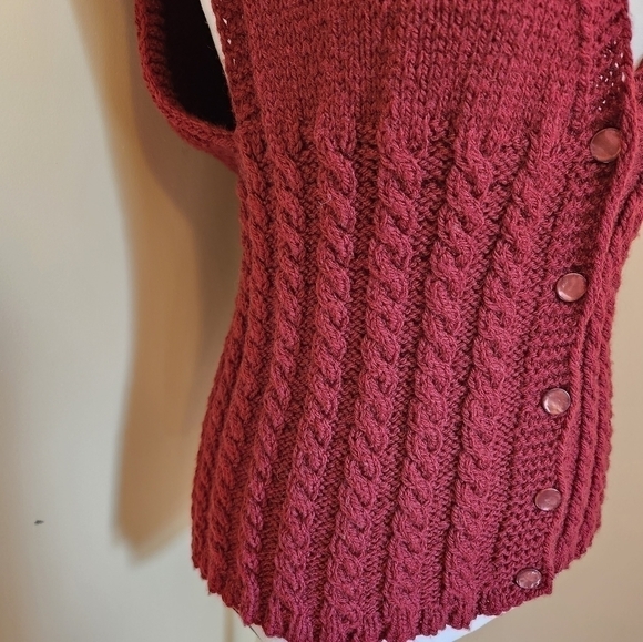 Crochet Sweater vest Size Medium/Large. - Picture 5 of 6
